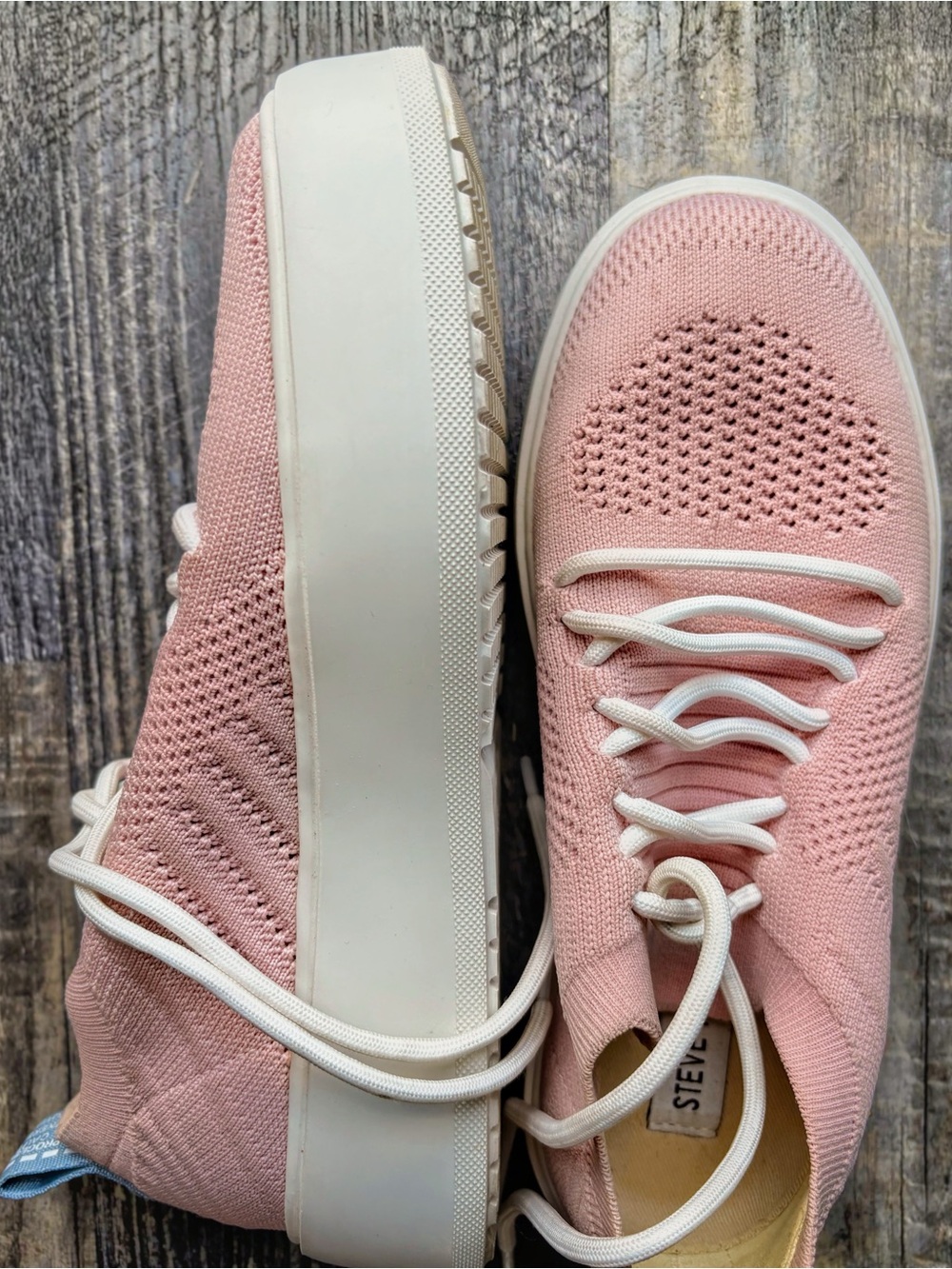 Women's Steve Madden Brixie pink Platform Lace-Up Sneakers. Size 6.5. Worn once